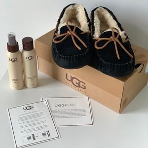 Ugg Dakota Moccasin Black Slippers Size 7